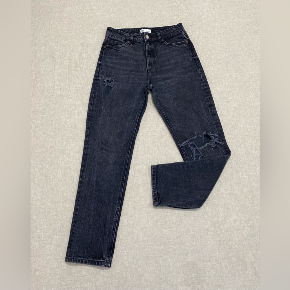 Zara Women's Distressed Black Tapered Leg Jeans High Rise Sz 8